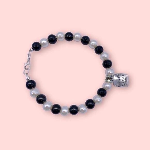 Handmade Black and white pearls bracelets with “Do Good”silver plated charm. New - Picture 1 of 4